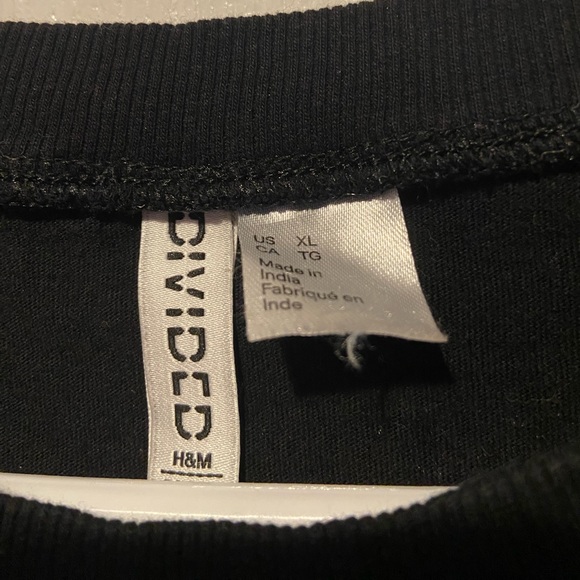 H&M Black Tee - Picture 3 of 3